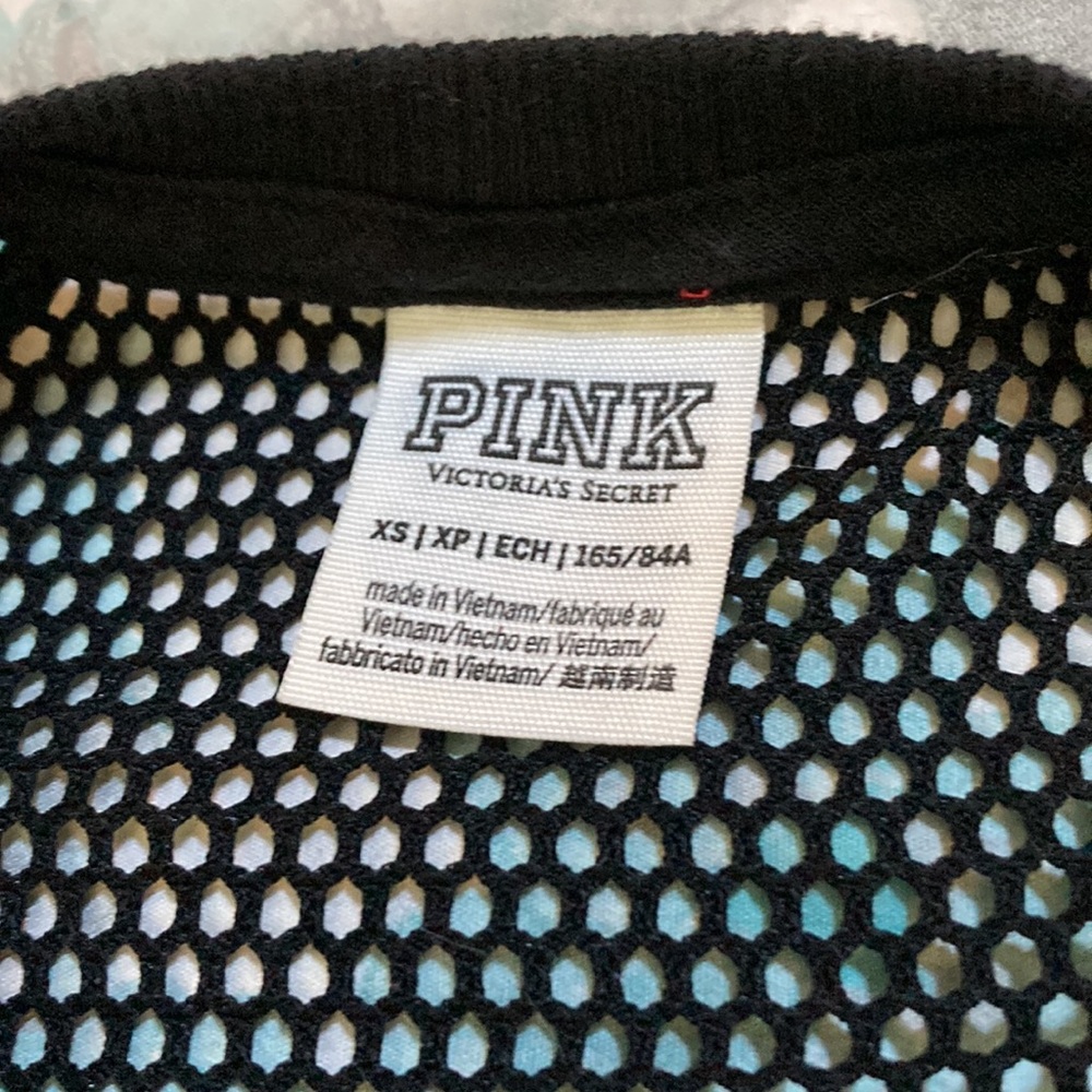 VS PINK FISHNET TOP🖤 - Picture 6 of 8